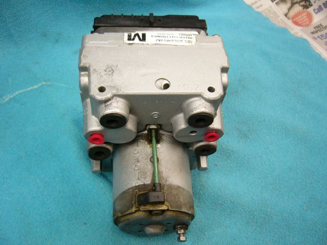 Corvette ABS Hydraulic Assembly 1998 Bosch